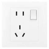 爱游戏开关插座 博蕴 玉兰白 带开关连体二三插座 五孔带开